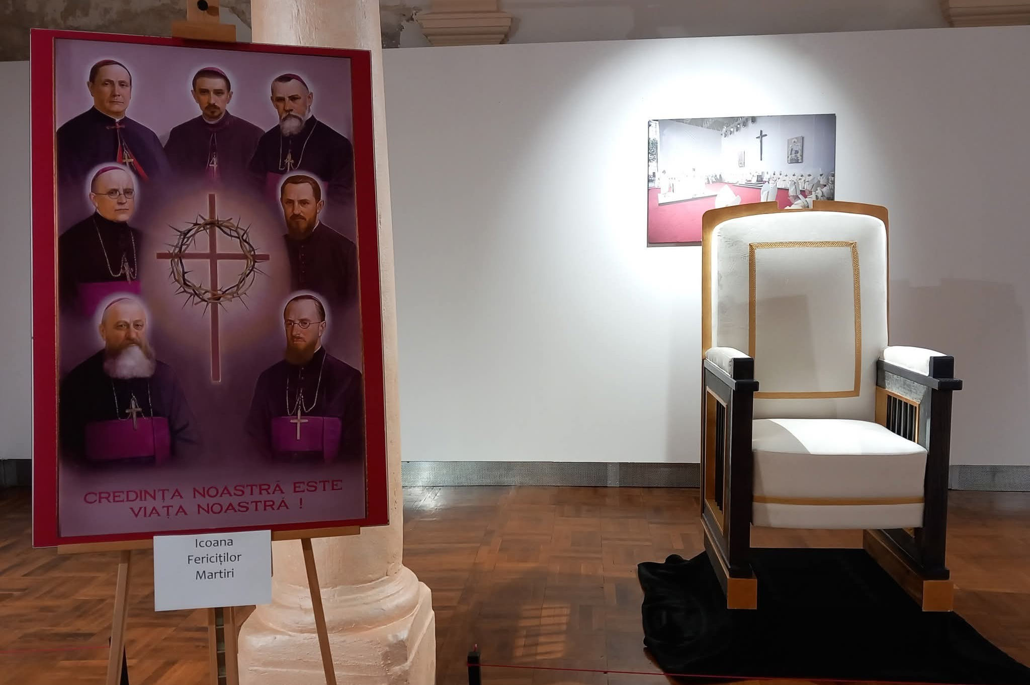 Tehnolemn produce tronul folosit pentru slujba de la Blaj de către Sanctitatea sa Papa Francisc